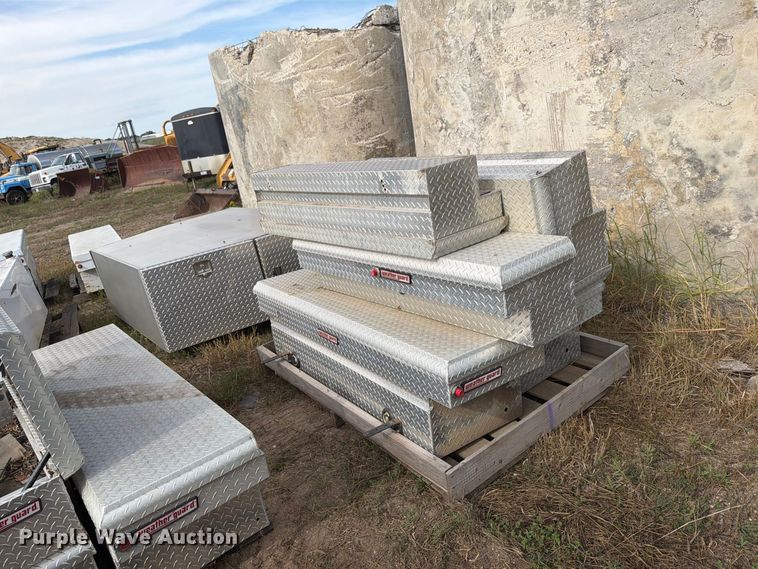 image for item FJ0516 (16) toolboxes