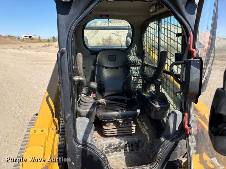 image for item FJ0517 Caterpillar 289D tracked skid steer loader