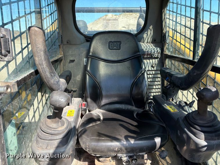 image for item FJ0517 Caterpillar 289D tracked skid steer loader