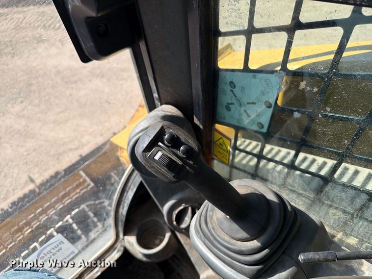 image for item FJ0517 Caterpillar 289D tracked skid steer loader
