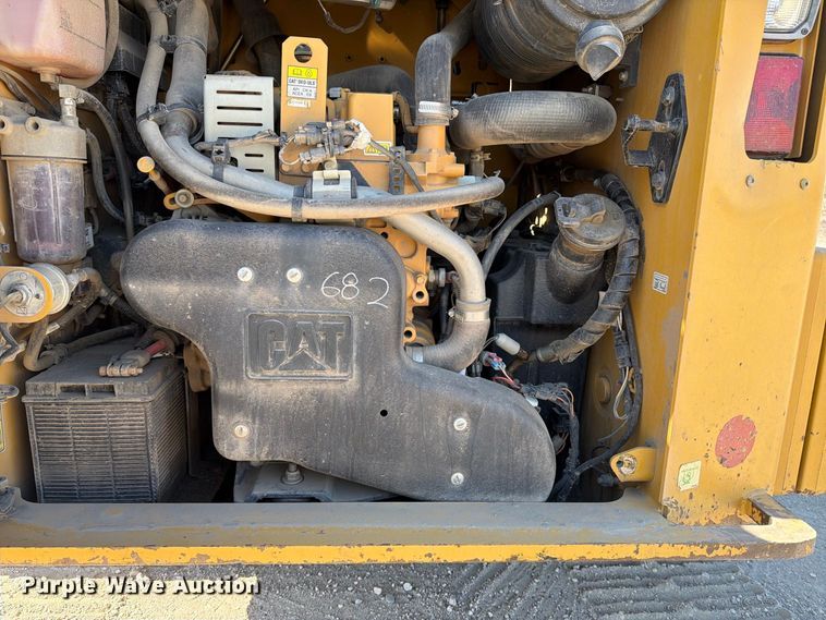 image for item FJ0517 Caterpillar 289D tracked skid steer loader