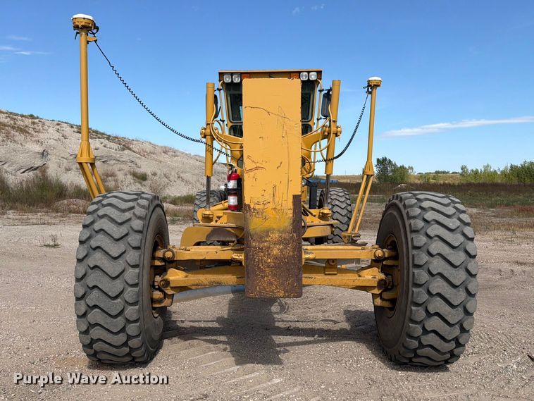 image for item FJ0518 2001 Caterpillar 14H motor grader