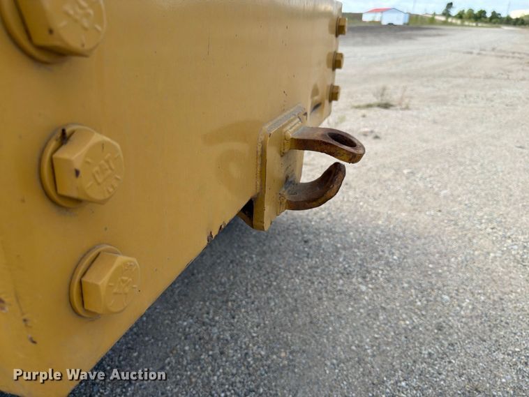 image for item FJ0518 2001 Caterpillar 14H motor grader