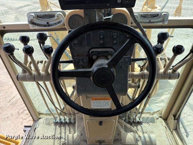 image for item FJ0518 2001 Caterpillar 14H motor grader