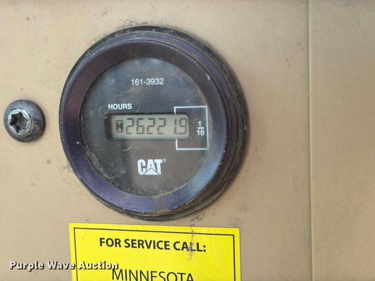 image for item FJ0518 2001 Caterpillar 14H motor grader