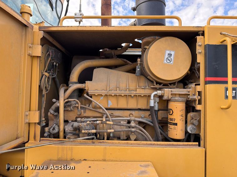 image for item FJ0518 2001 Caterpillar 14H motor grader