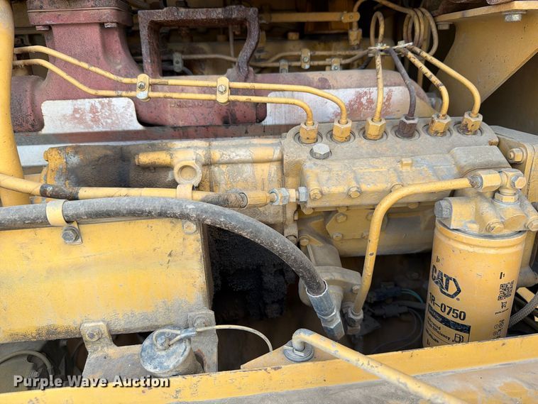image for item FJ0518 2001 Caterpillar 14H motor grader