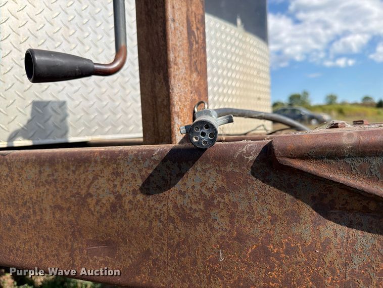 image for item FJ0519 1997 Cargo Mate enclosed cargo trailer