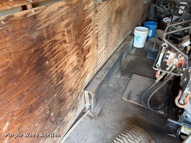 image for item FJ0519 1997 Cargo Mate enclosed cargo trailer