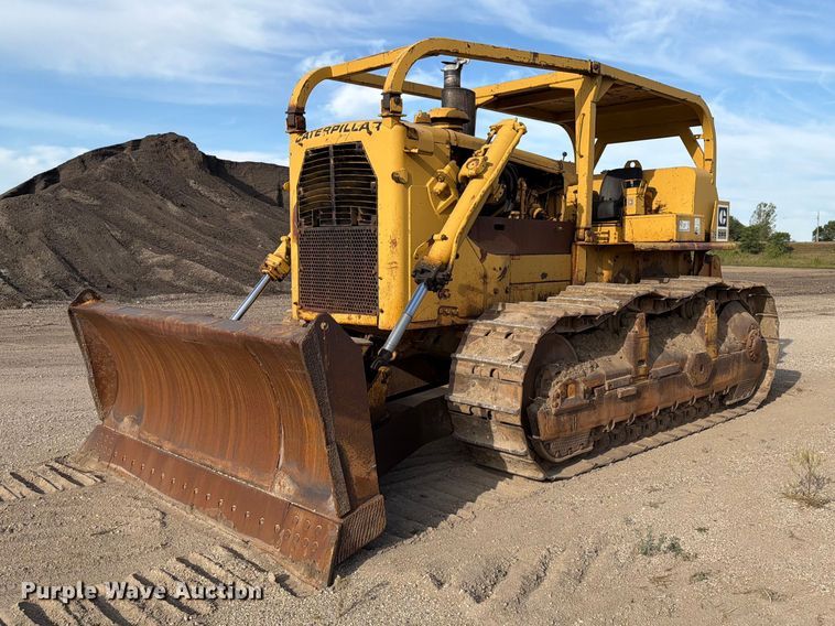 image for item FJ0520 1971 Caterpillar D9G dozer