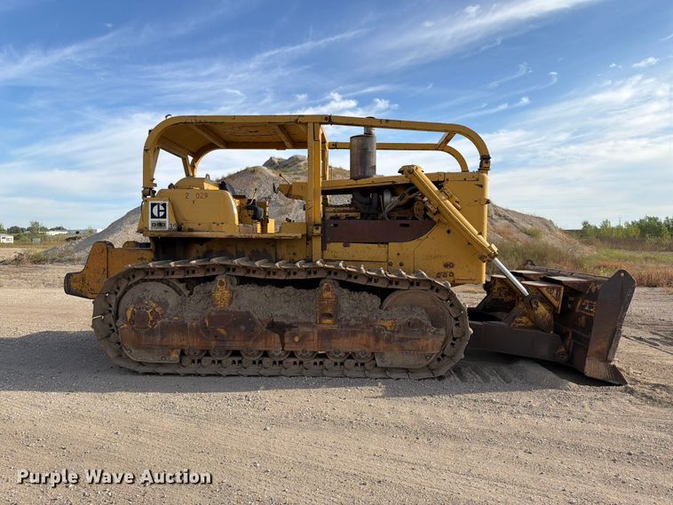 image for item FJ0520 1971 Caterpillar D9G dozer