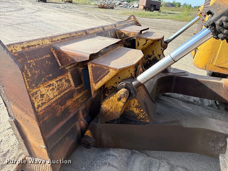 image for item FJ0520 1971 Caterpillar D9G dozer
