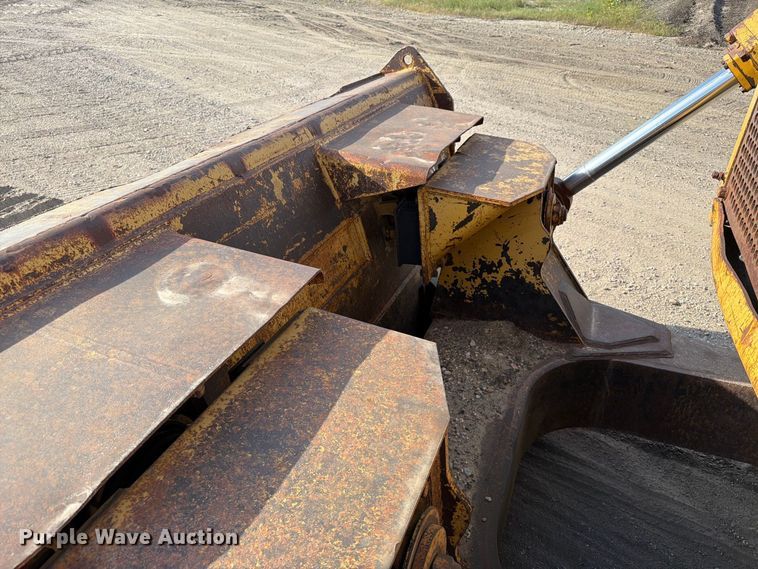 image for item FJ0520 1971 Caterpillar D9G dozer