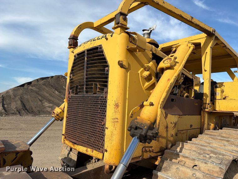 image for item FJ0520 1971 Caterpillar D9G dozer