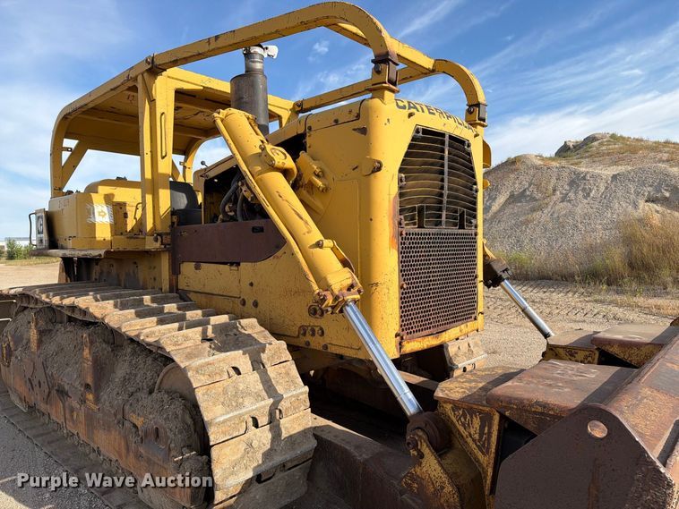 image for item FJ0520 1971 Caterpillar D9G dozer