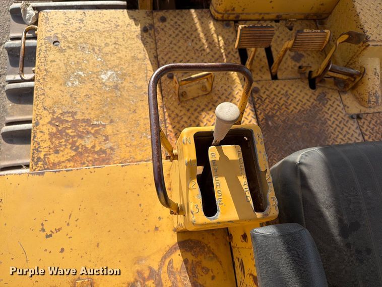 image for item FJ0520 1971 Caterpillar D9G dozer