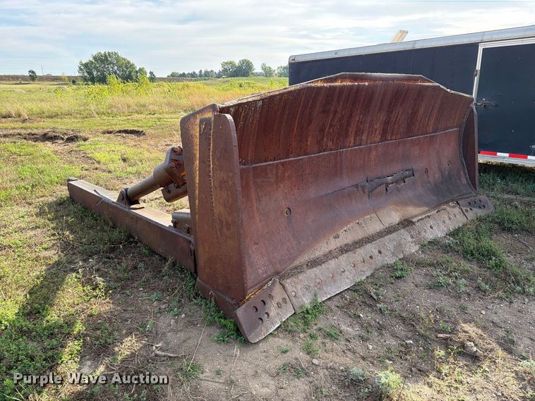 image for item FJ0520 1971 Caterpillar D9G dozer