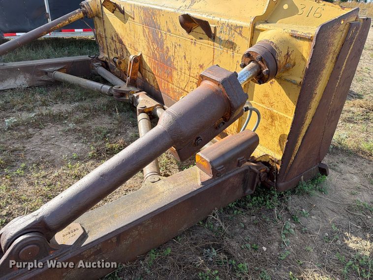 image for item FJ0520 1971 Caterpillar D9G dozer