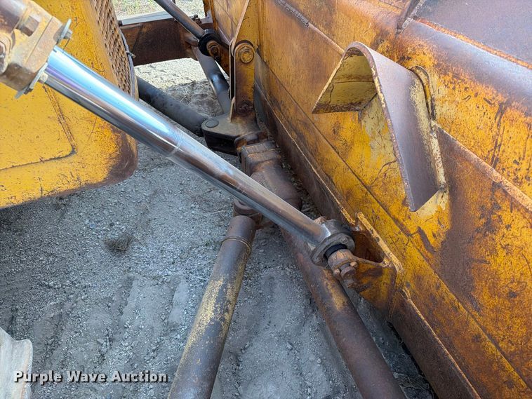 image for item FJ0521 1972 Caterpillar D8H dozer