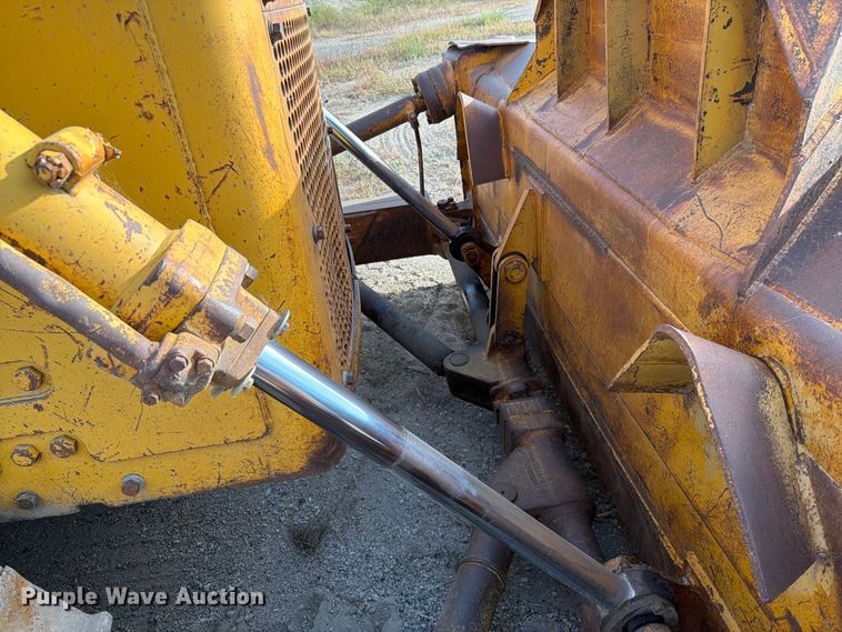 image for item FJ0521 1972 Caterpillar D8H dozer