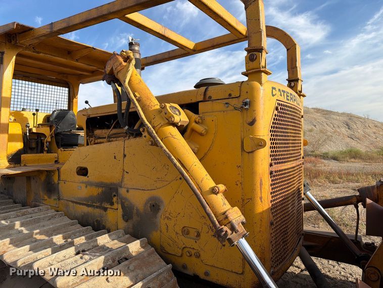 image for item FJ0521 1972 Caterpillar D8H dozer