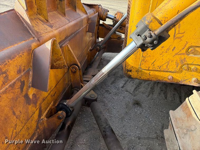image for item FJ0521 1972 Caterpillar D8H dozer