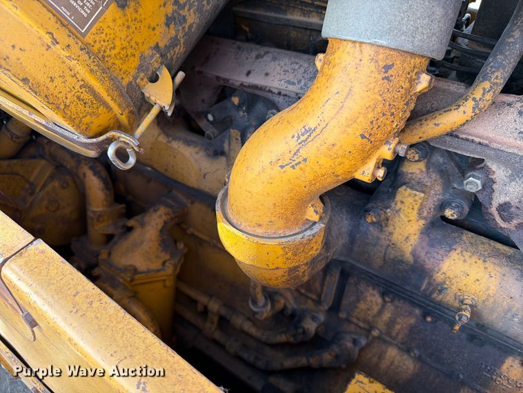 image for item FJ0521 1972 Caterpillar D8H dozer