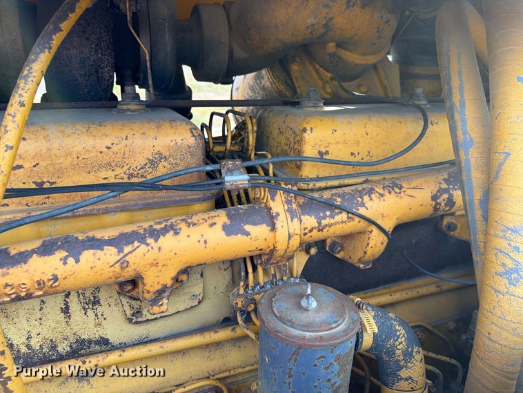 image for item FJ0521 1972 Caterpillar D8H dozer