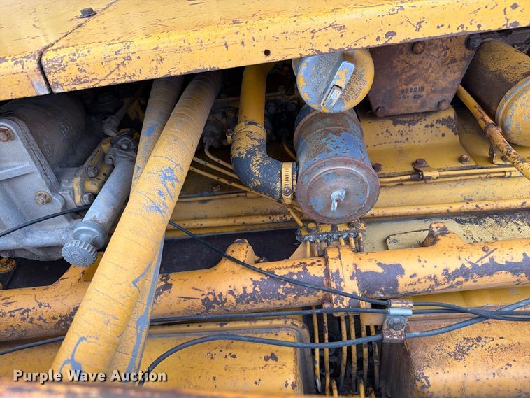 image for item FJ0521 1972 Caterpillar D8H dozer