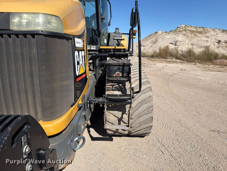 image for item FJ0523 2006 Caterpillar Challenger MT865B tractor