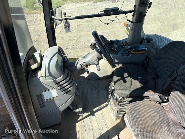 image for item FJ0523 2006 Caterpillar Challenger MT865B tractor