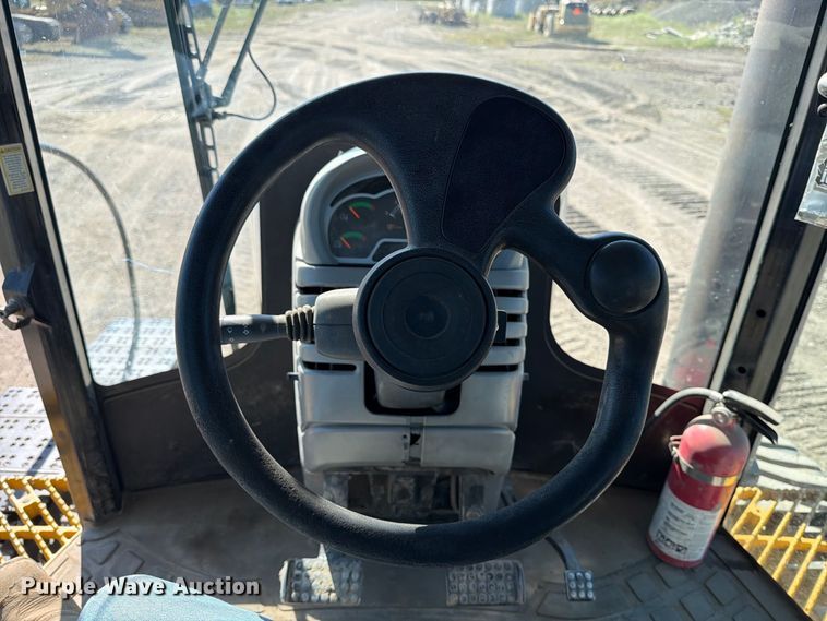 image for item FJ0523 2006 Caterpillar Challenger MT865B tractor