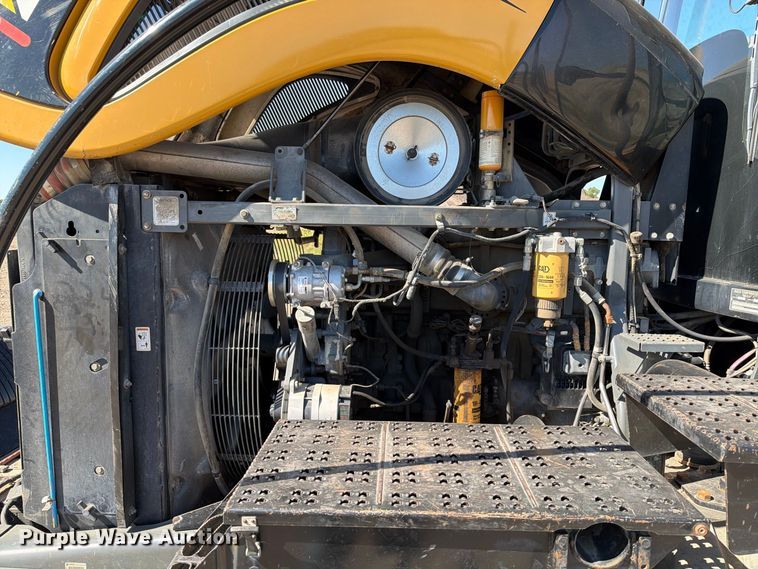 image for item FJ0523 2006 Caterpillar Challenger MT865B tractor