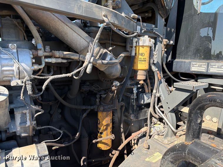 image for item FJ0523 2006 Caterpillar Challenger MT865B tractor