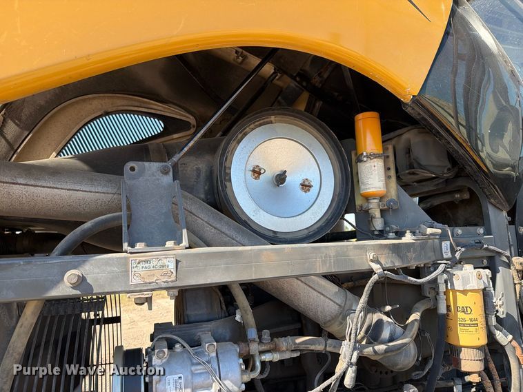 image for item FJ0523 2006 Caterpillar Challenger MT865B tractor