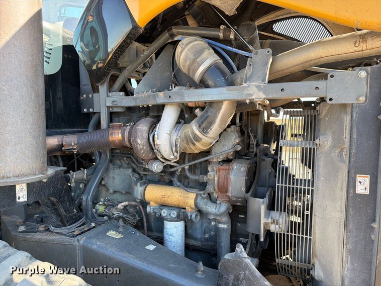 image for item FJ0523 2006 Caterpillar Challenger MT865B tractor
