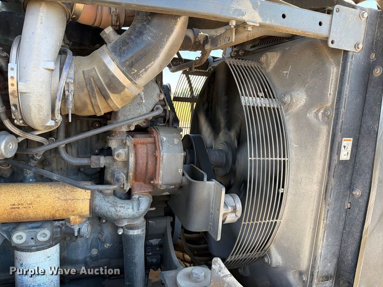 image for item FJ0523 2006 Caterpillar Challenger MT865B tractor