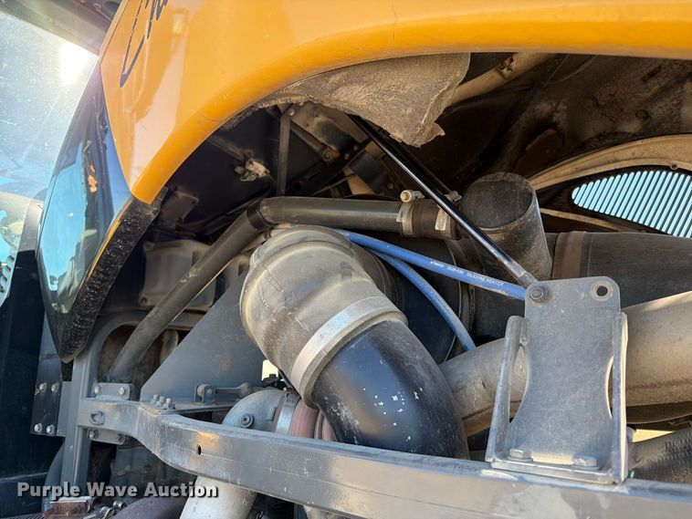image for item FJ0523 2006 Caterpillar Challenger MT865B tractor