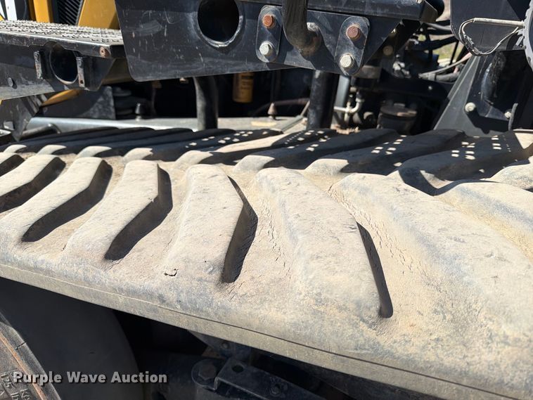 image for item FJ0523 2006 Caterpillar Challenger MT865B tractor