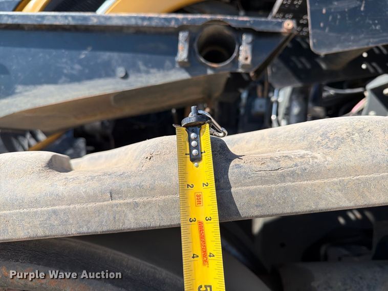 image for item FJ0523 2006 Caterpillar Challenger MT865B tractor