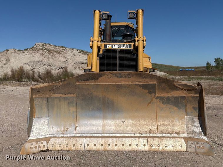 image for item FJ0524 1997 Caterpillar D8R dozer