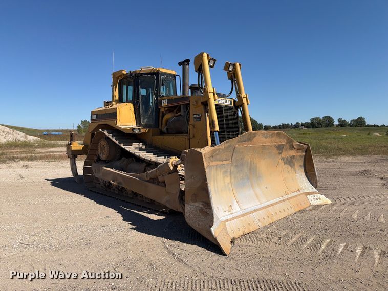 image for item FJ0524 1997 Caterpillar D8R dozer