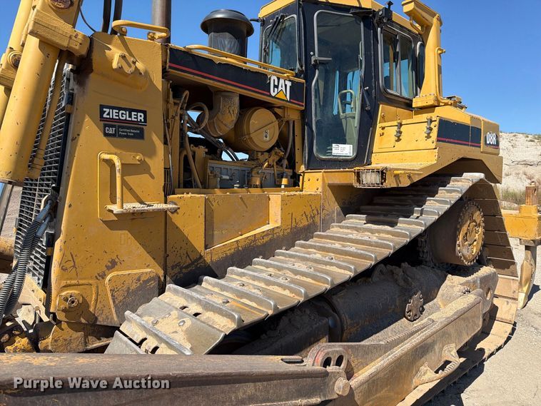 image for item FJ0524 1997 Caterpillar D8R dozer