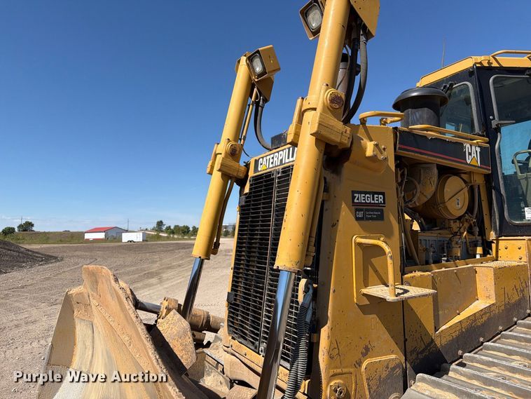 image for item FJ0524 1997 Caterpillar D8R dozer