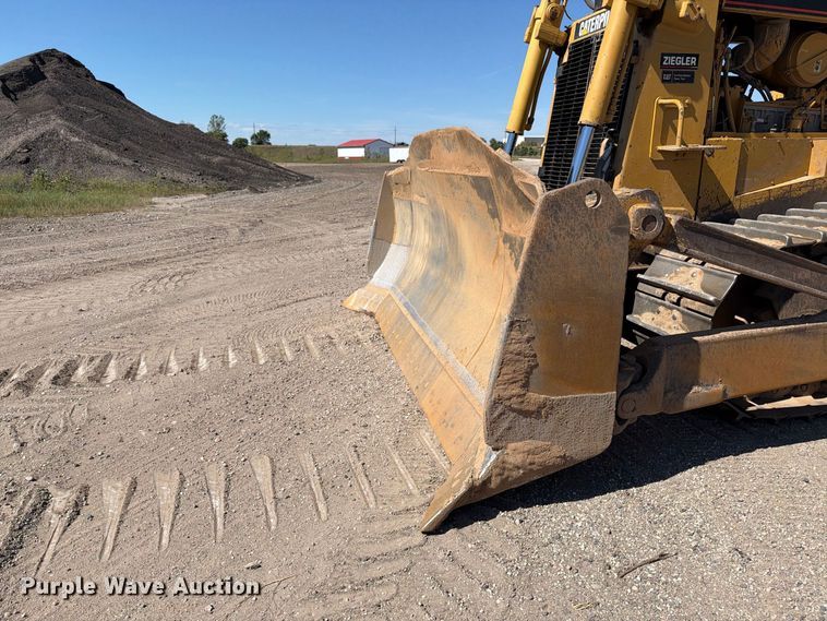 image for item FJ0524 1997 Caterpillar D8R dozer