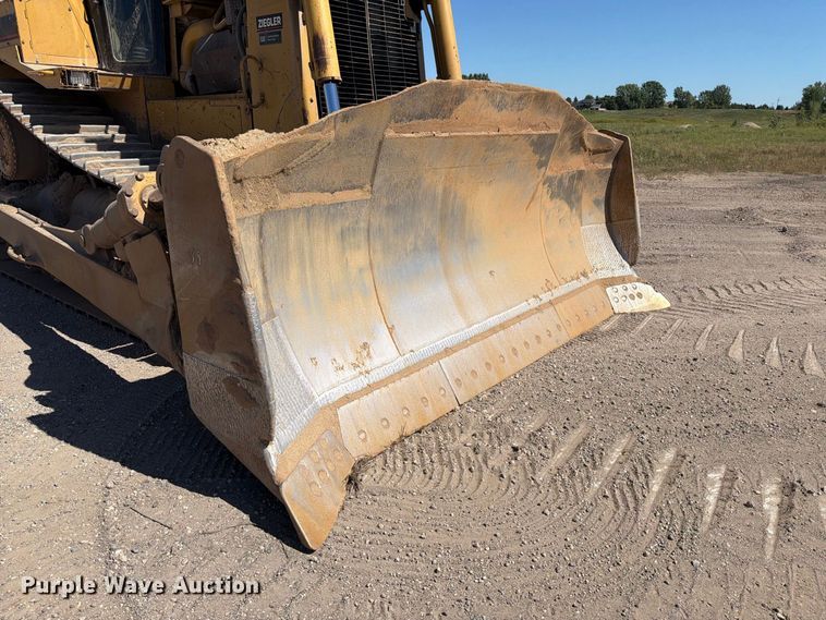 image for item FJ0524 1997 Caterpillar D8R dozer