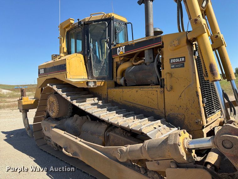 image for item FJ0524 1997 Caterpillar D8R dozer