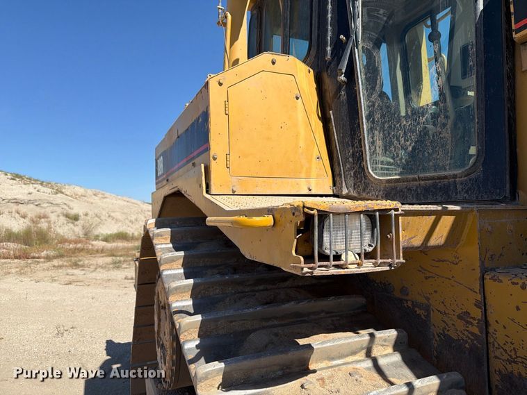 image for item FJ0524 1997 Caterpillar D8R dozer