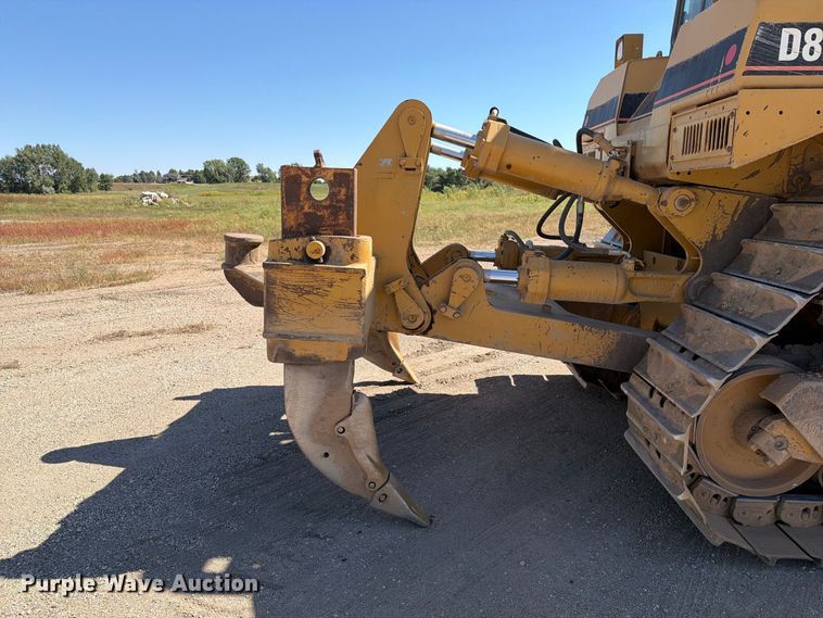 image for item FJ0524 1997 Caterpillar D8R dozer