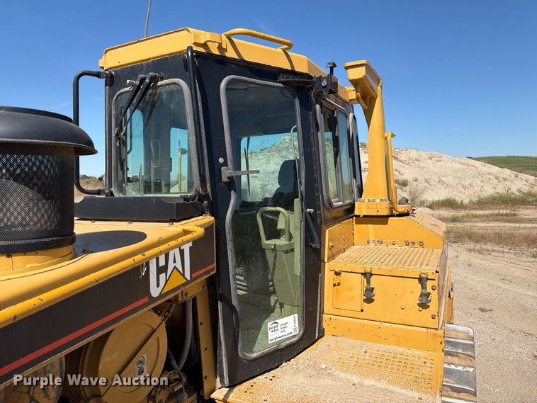 image for item FJ0524 1997 Caterpillar D8R dozer